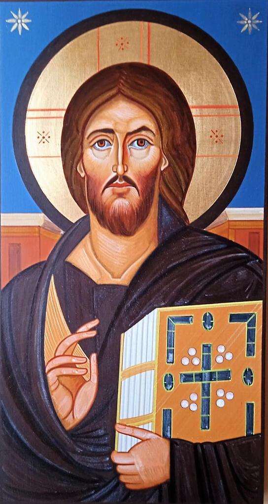 Cristo Pantocratore del Monte Sinai Icona greco ortodossa dipinta a mano dal pittore di icone Nicola Damiano raffigurante il Cristo Pantocratore, ispirata al modello del Monte Sinai, con il volto asimmetrico, la mano benedicente e il Vangelo chiuso, su fondo in foglia d'oro.